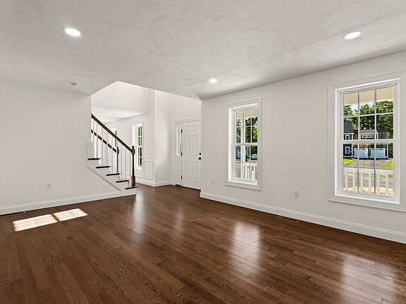 4th image of 34 Gracey Way