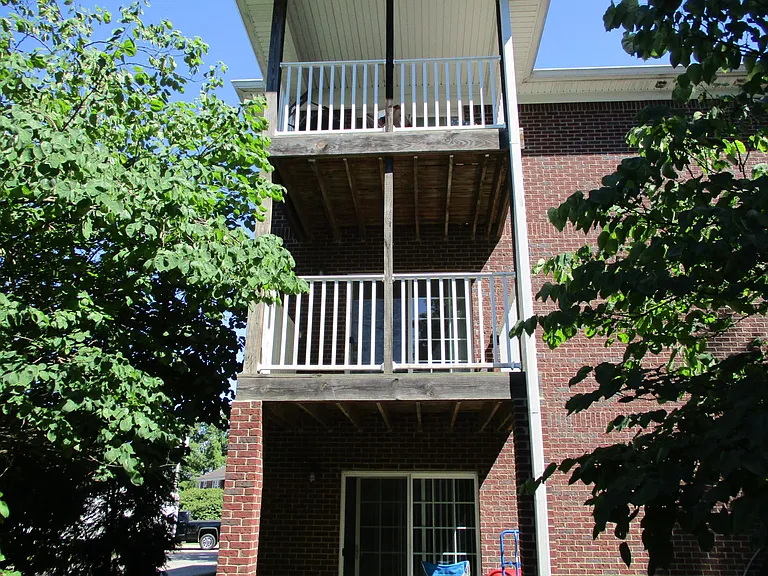 2501 Gladstone Cir #202 — Photo 11