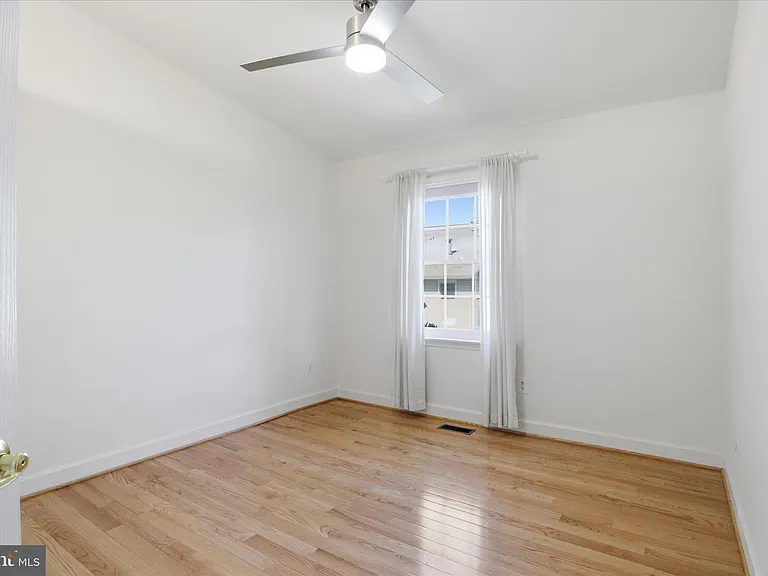 3946 Valley Ridge Dr — Photo 24