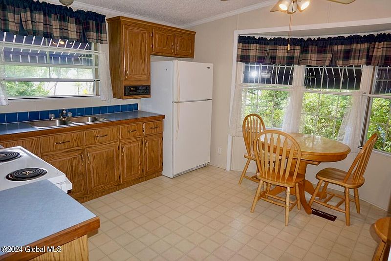 4th image of 569 N Shore Road
