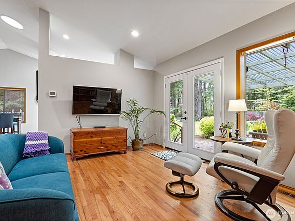 4th image of 11712 17th Avenue Ct NW
