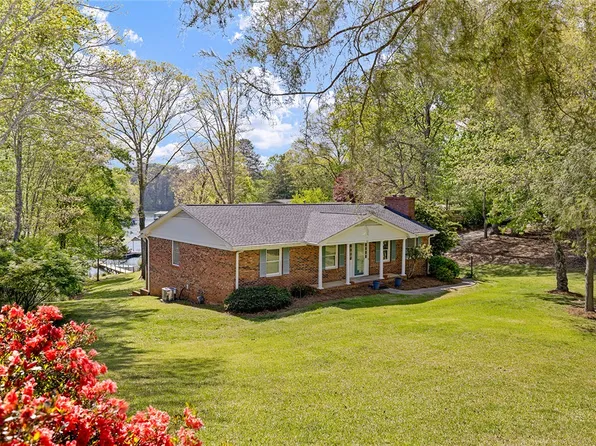 101 Cardinal Dr, Seneca, SC 29672