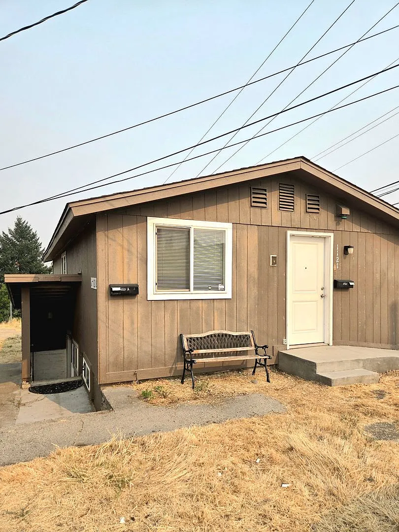 1121 Monitor Ave. Duplex — Photo 2