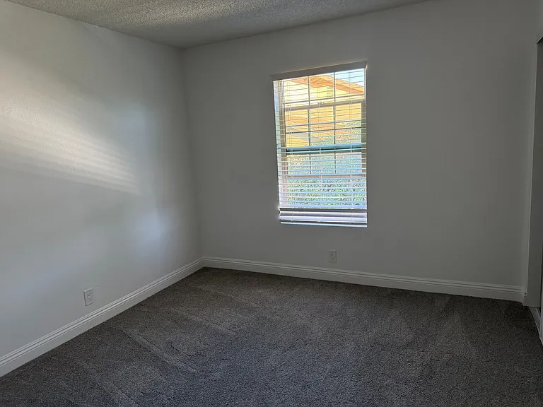 452 Estriga Ct — Photo 9
