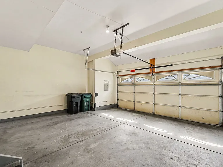 4452 S Auckland Ct — Photo 15