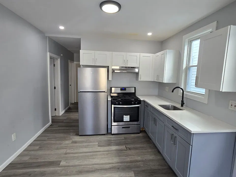 91 Stevens Ave #2