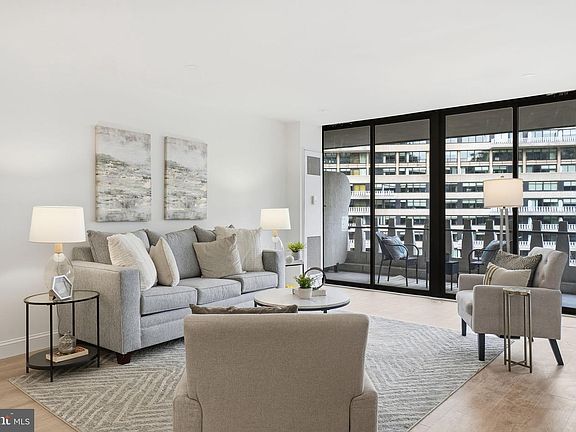 3rd image of 700 New Hampshire Ave NW #609