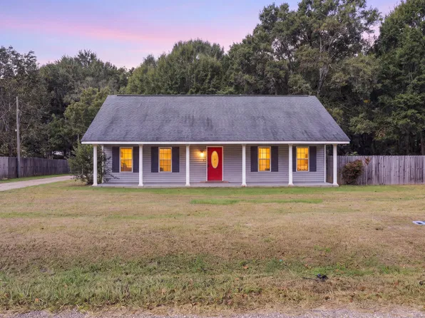 81 Griffith Rd, Hattiesburg, MS 39402