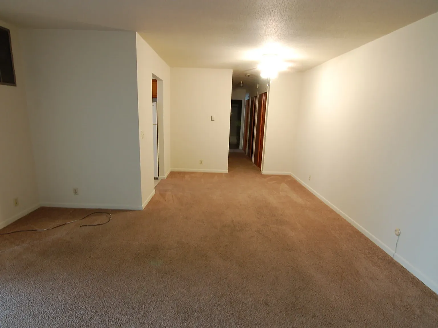 Colonial Crest Apartments Gas City — Photo 3