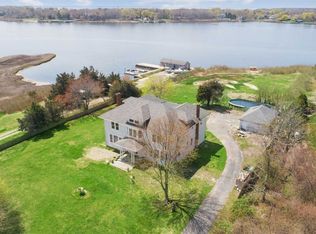 100 Adelaide Ave, East Moriches, NY 11940