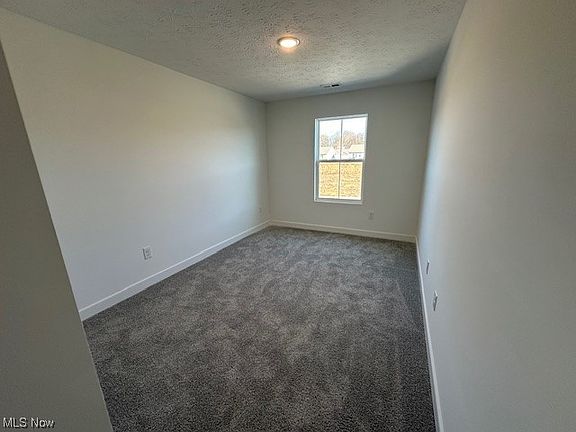 3rd image of 433 Honeycrisp Dr NE