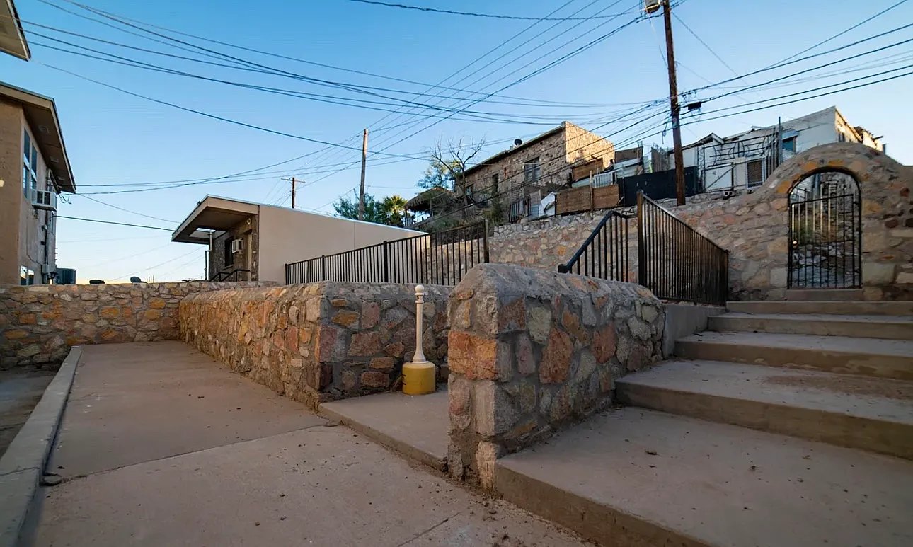 1119 N El Paso St — Photo 2