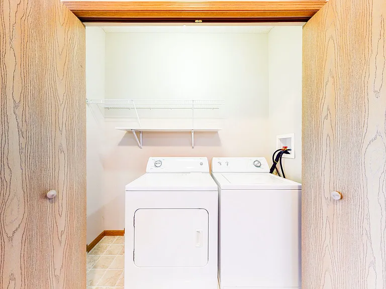 Elm - 2 bedroom/2bath