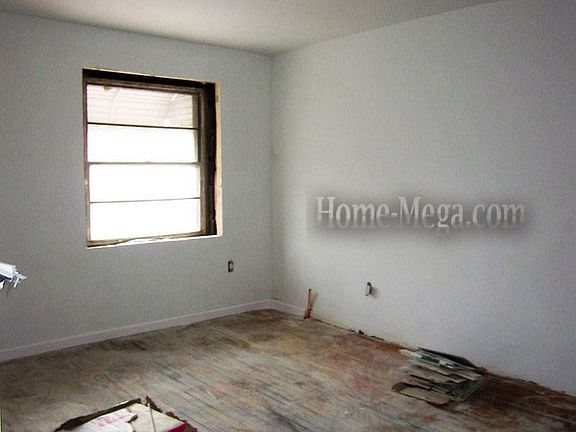 3rd image of 3885 Amundson Ave