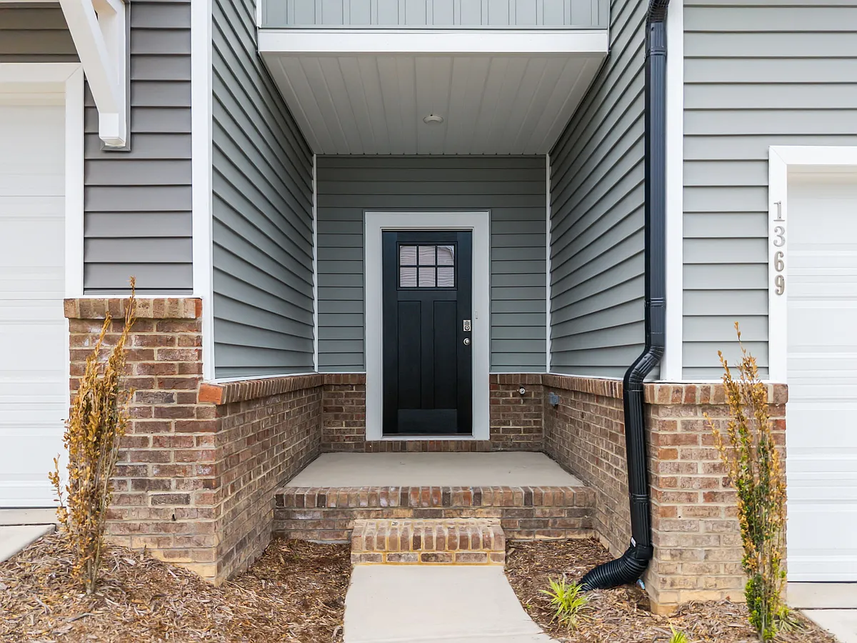 Building Photo - 1369 Bessie Ct
