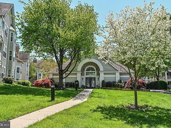 3rd image of 5601 Willoughby Newton Dr Unit 36