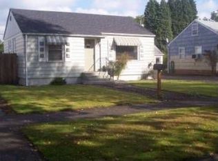 3028 Hemlock St, Longview, WA 98632