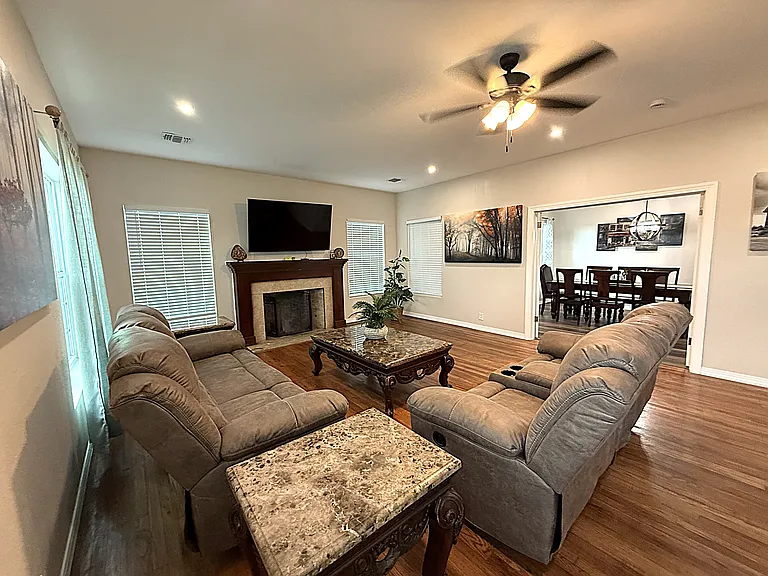 2046 W Kingsbury St — Photo 3