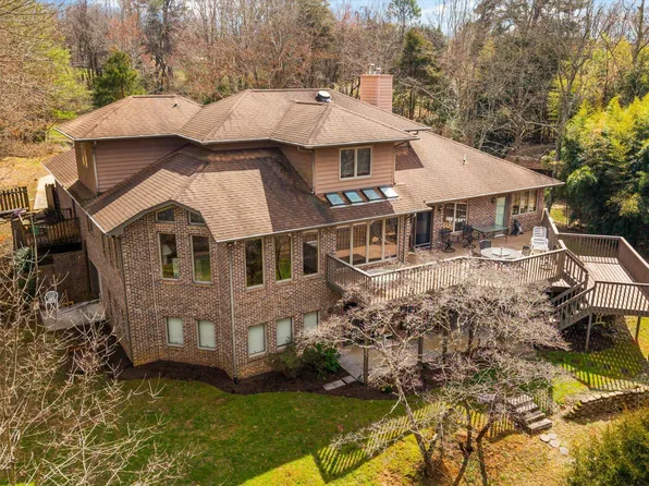 3031 Shadow Brook Dr, Maryville, TN 37803