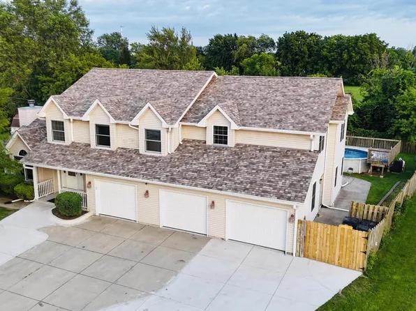 1033 West Buckingham DRIVE, Oak Creek, WI 53154