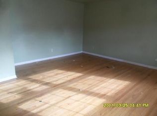 208 S 18th St, St Charles, IL 60174