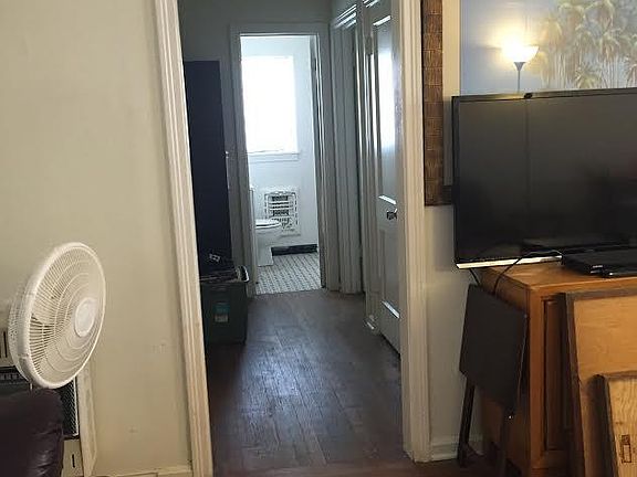5th image of 520 Lovett Blvd APT 2D