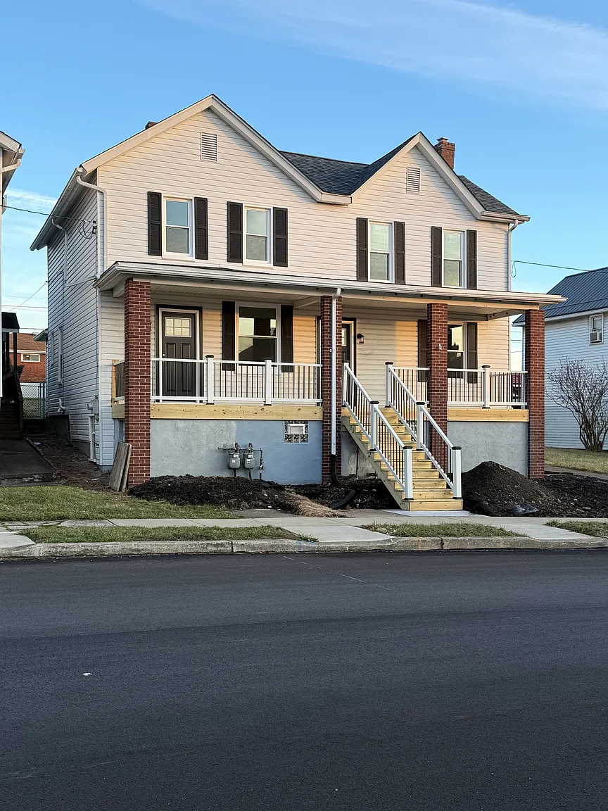 1205 Ashland St photo 1