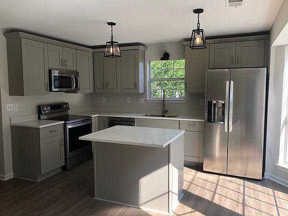3rd image of 260 Preston Oaks Dr