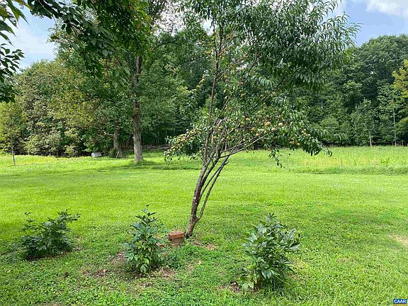 4th image of 208 Mocking Bird Ln