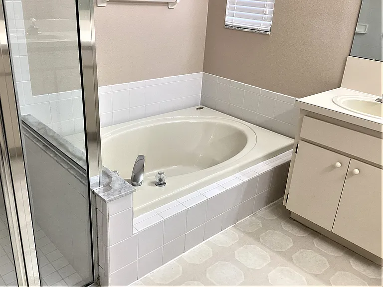 25008 Hyde Park Blvd — Photo 11