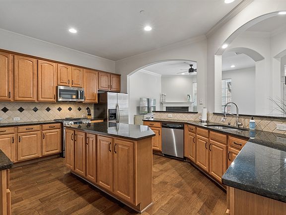 5th image of 1600 Abrams Rd APT 22