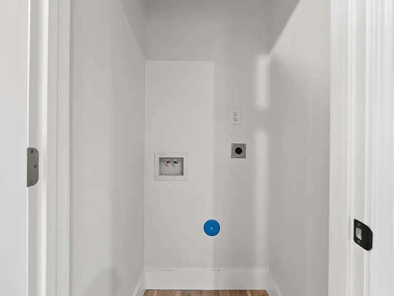 1595 Court Ave #201 — Photo 10