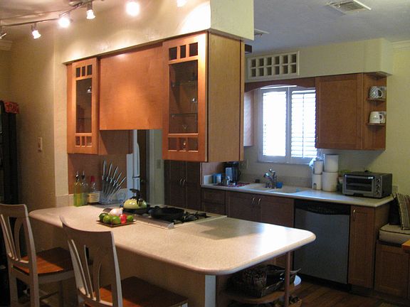Breakfast Bar to Kitchen