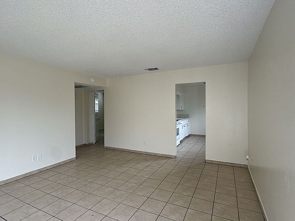 5th image of 624 N Garden St APT D