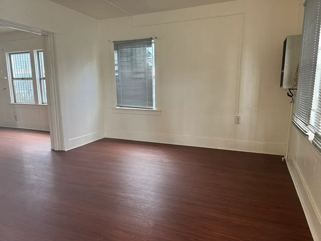 2718 Manitou Ave — Photo 3
