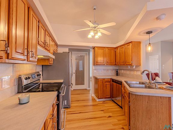 5th image of 3904 Don January Ave