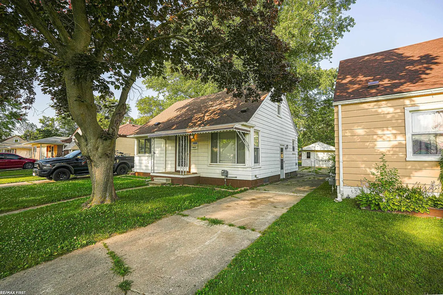 24860 Dale Ave photo 1