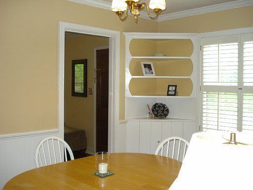 4th image of 5104 Hedgewood Dr