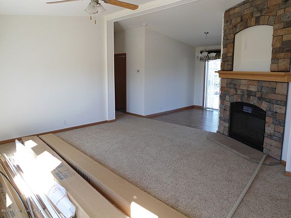 2nd image of 603 W Broadway Ave
