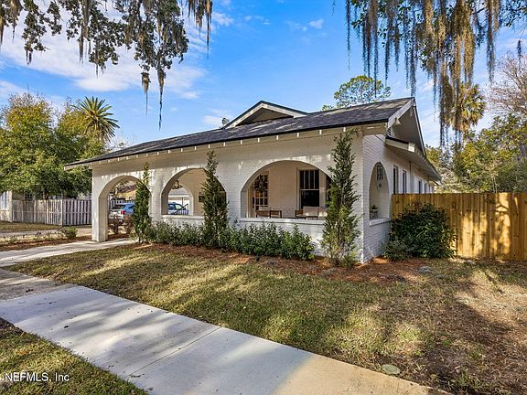 3rd image of 3523 VALENCIA Road