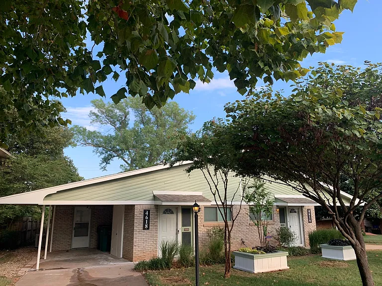 4618 N Harvey Pkwy — Photo 33