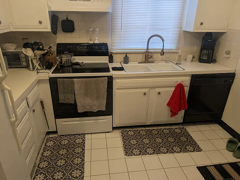 176 Garden Pkwy — Photo 3