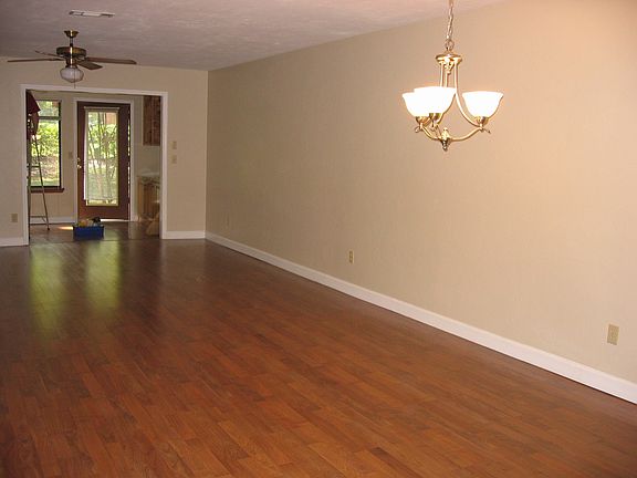 3rd image of 3207 Shamrock St #28