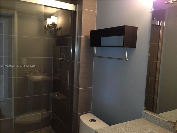 3rd image of 2350 NE 135th St APT 1411