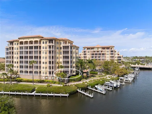 5531 Cannes Cir APT 201, Sarasota, FL 34231