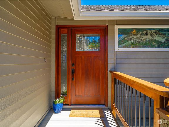 4th image of 2018 Harbor View Drive NW