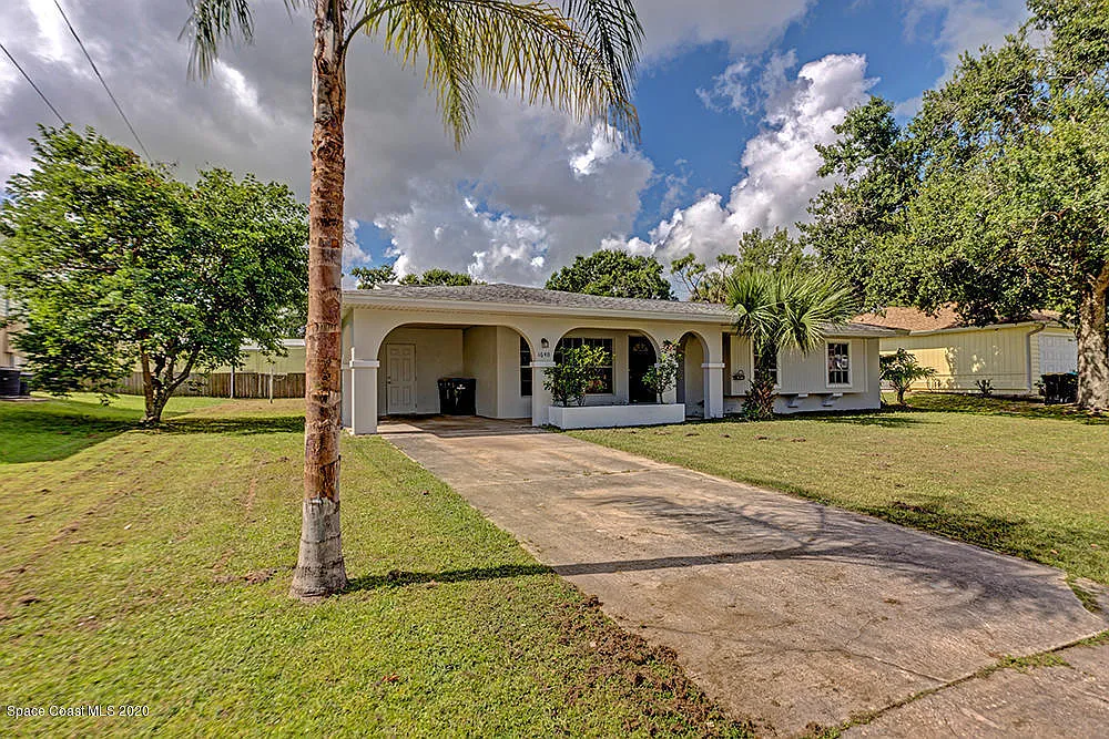 4 bed, 2.0 bath, 1298 sqft, $1,850 — Photo 1
