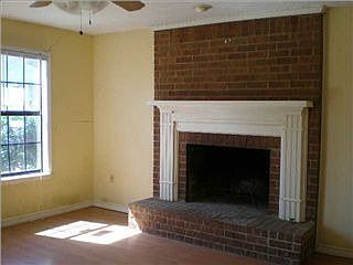 2nd image of 860 Sussex Pl