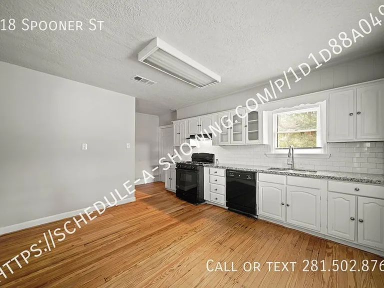 418 Spooner St — Photo 2