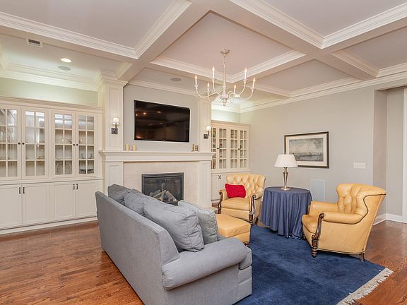 5th image of 211 Twin Ponds Ln